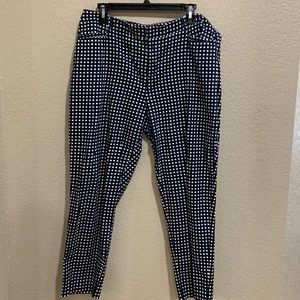 Roz & Ali Navy and White checkered ankle pants size 14